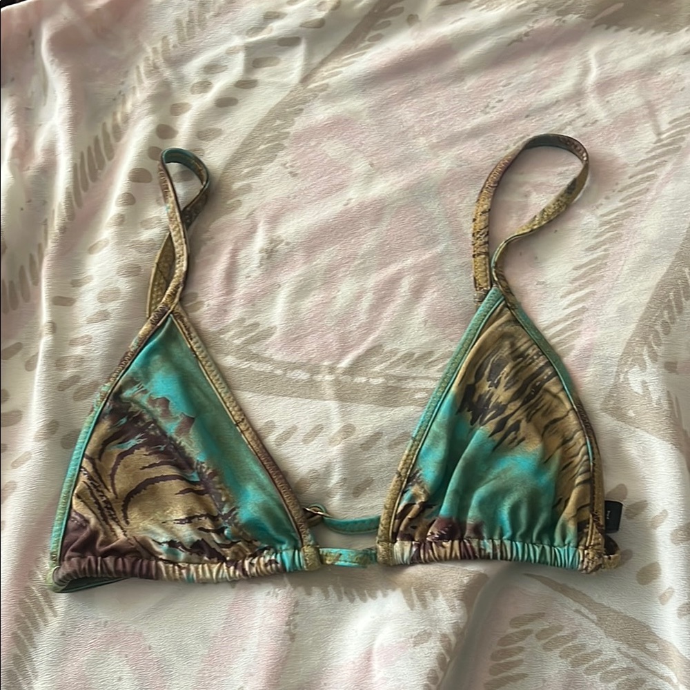 EVIE TOP Indah in Atlantis